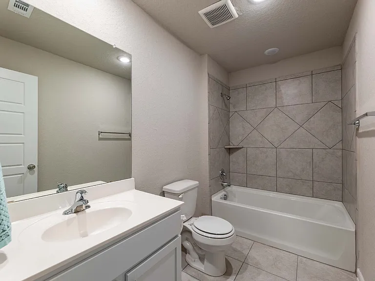 1120 Eagle Xing — Photo 22