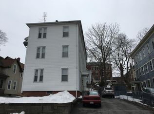 14 Crystal St, Worcester, MA 01603