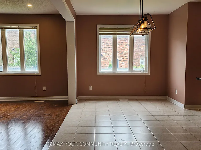 3 Prince Of Wales Dr — Photo 14