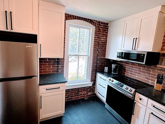 3rd image of 254 N Allegheny St #9