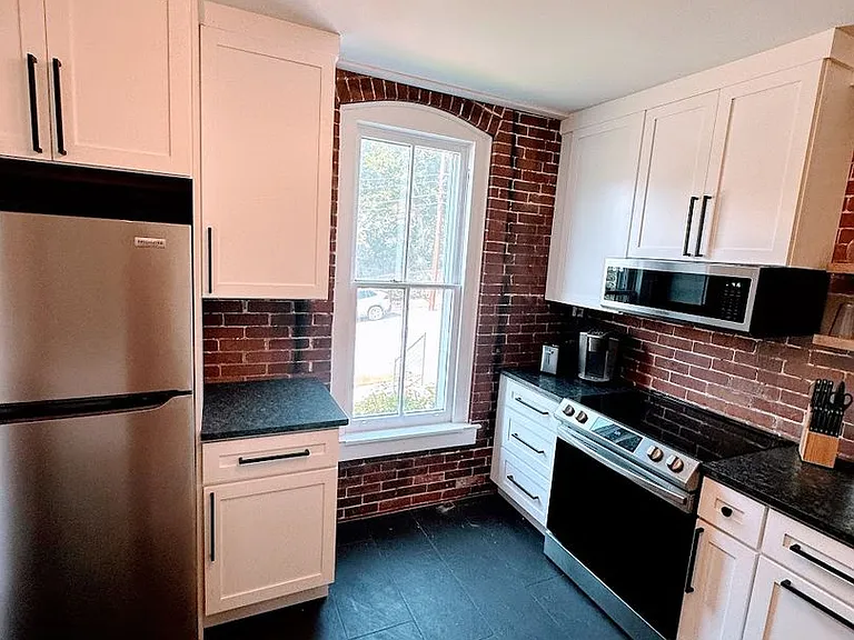 254 N Allegheny St — Photo 4