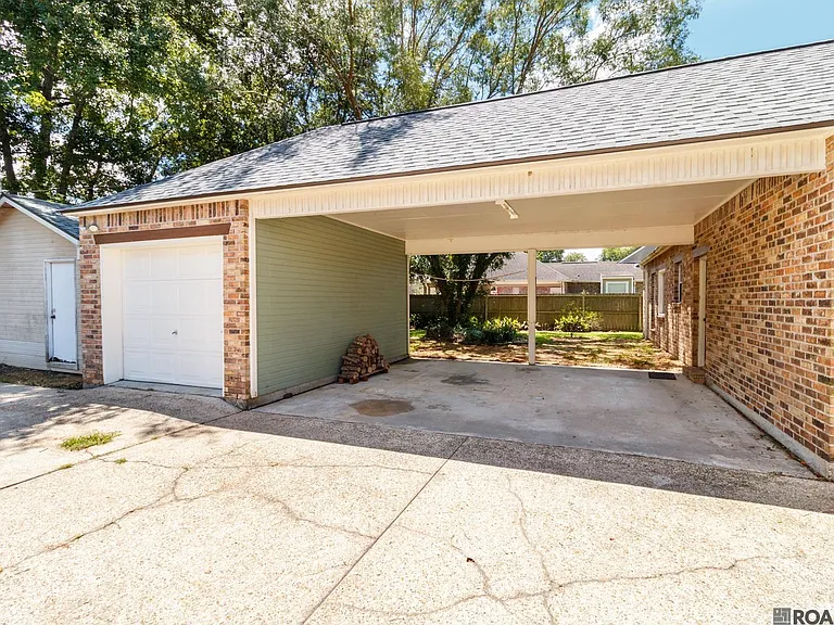 11918 Spring Meadow Dr — Photo 19