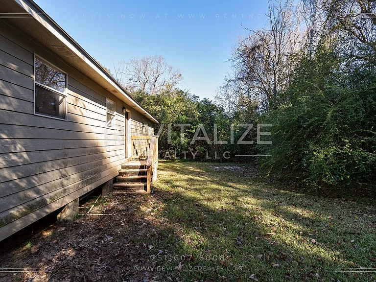 1746 Cody Rd N — Photo 30