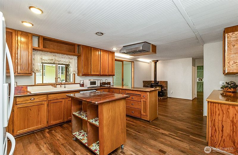 2nd image of 815 124th Street SW #10