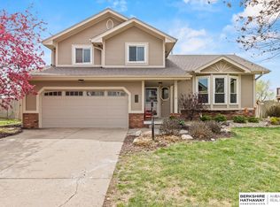 2411 Corn Dr, Papillion, NE 68046