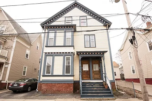 30 Violet St Photo 1