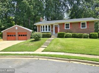 904 Myers Cir SW, Vienna, VA 22180