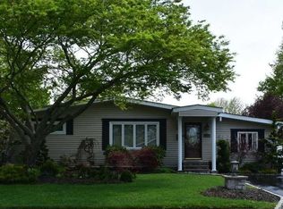 28 Orange St, Central Islip, NY 11722