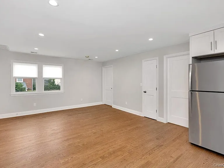14 A Ave #2 — Photo 5