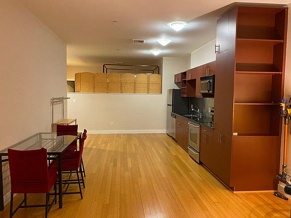 5th image of 3810 Wilshire Blvd APT 1811