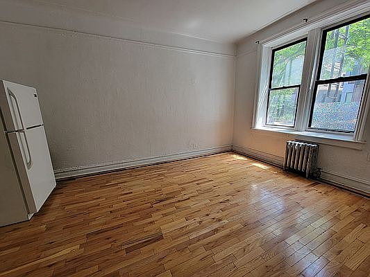 4th image of 993 Carroll St APT A3