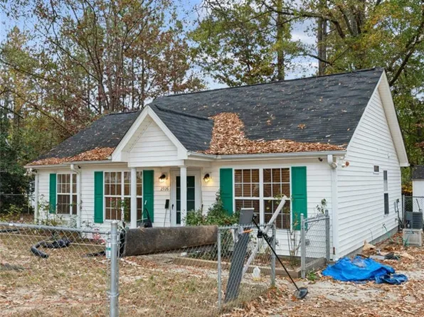 2926 Dearborn Dr, Durham, NC 27704