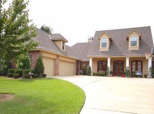 312 Autumn Ridge Dr, Bossier City, LA 71111