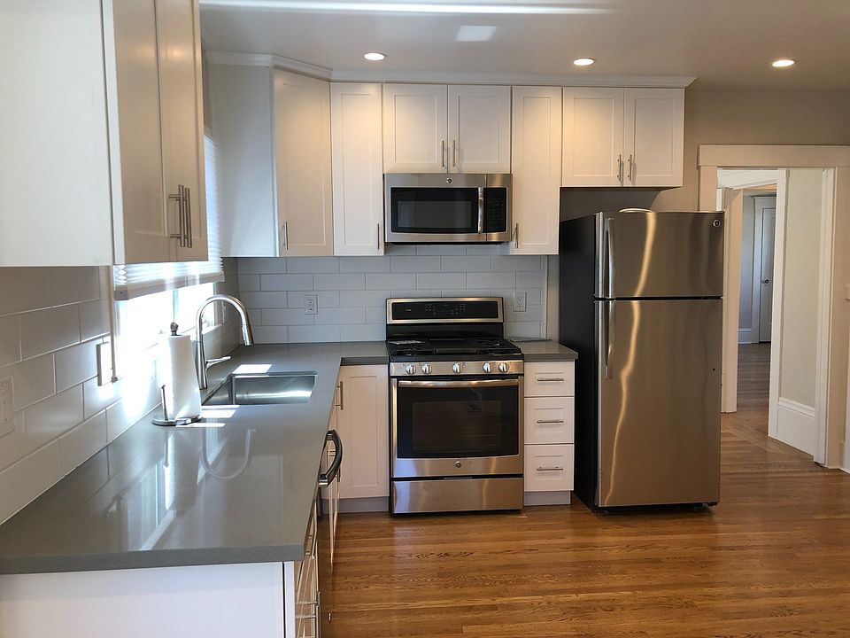 1st image of 750 Acacia Dr