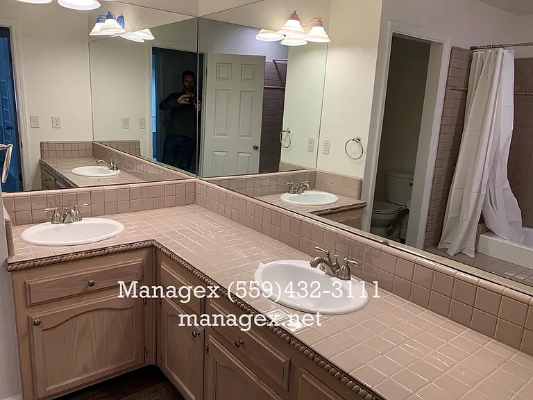 515 E Braddock Dr — Photo 14