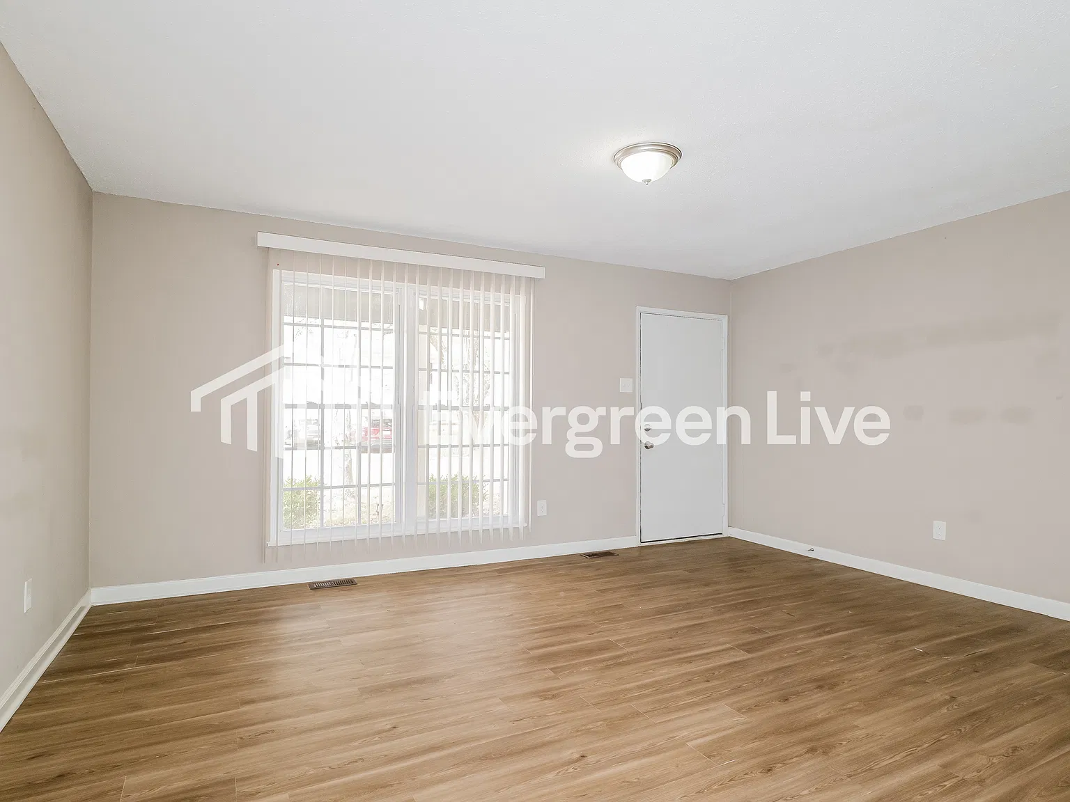 3 bed, 2.0 bath, 1189 sqft, $1,645 — Photo 4
