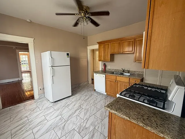 4001 Banks St — Photo 7