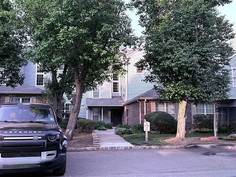 4313 Bayberry Ct — Photo 7