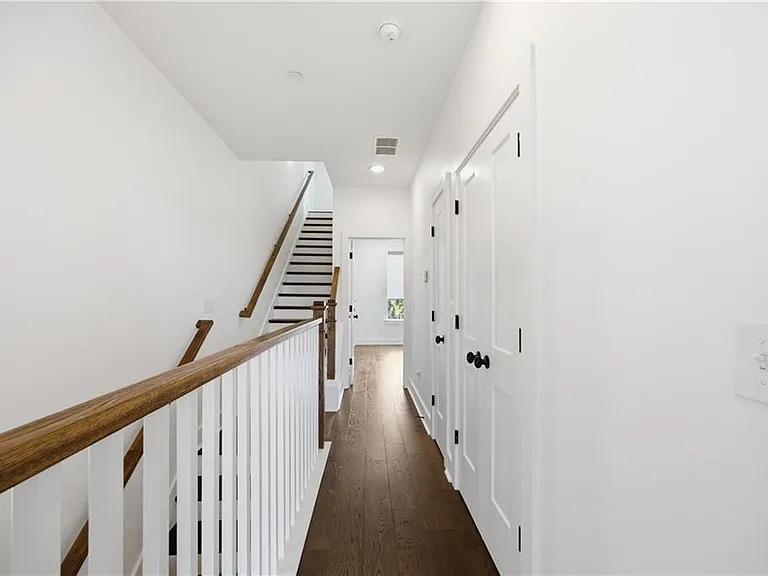 211 Bass St SW #10 — Photo 27