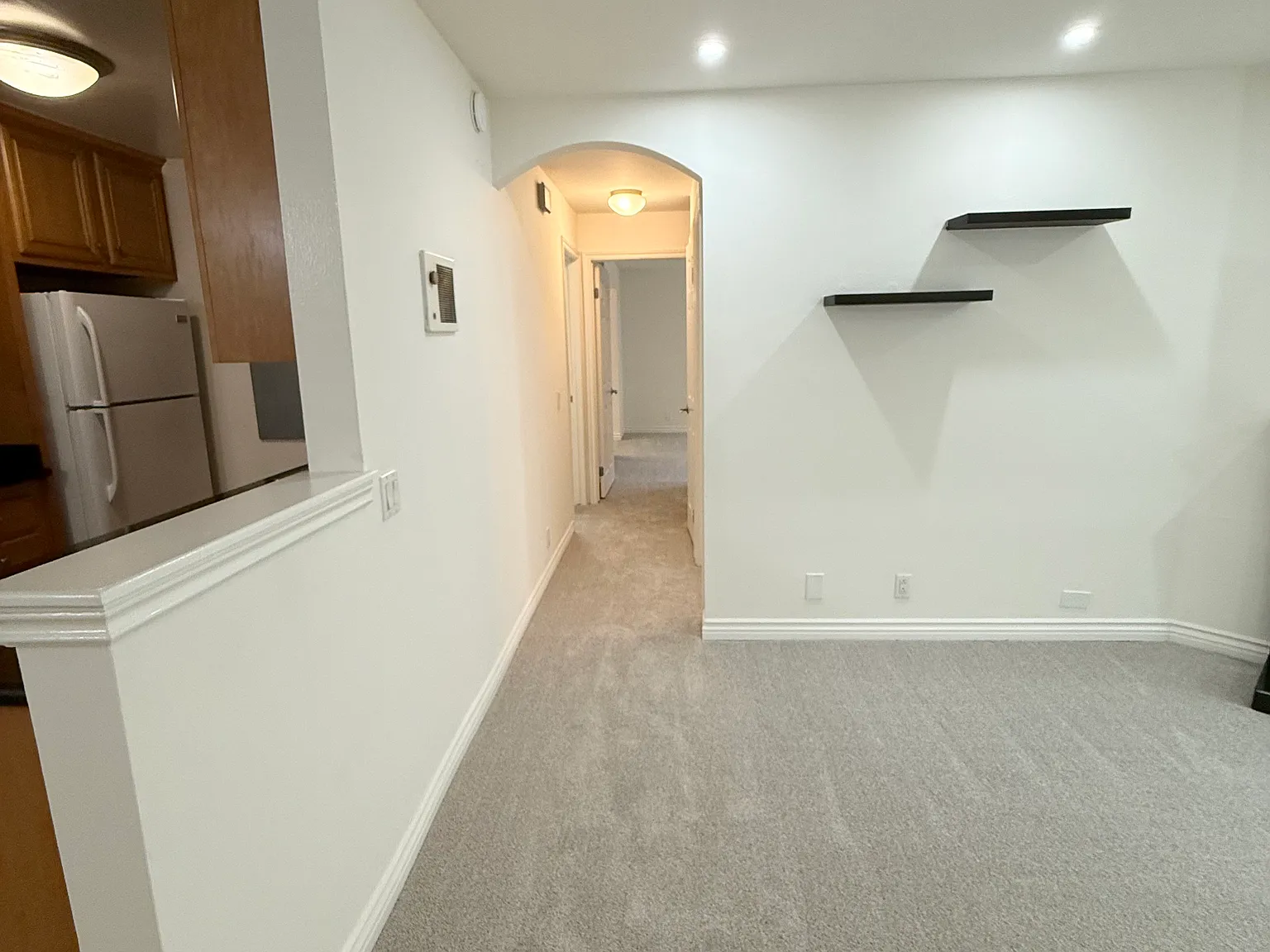2 bed, 850 sqft, $2,680 — Photo 2