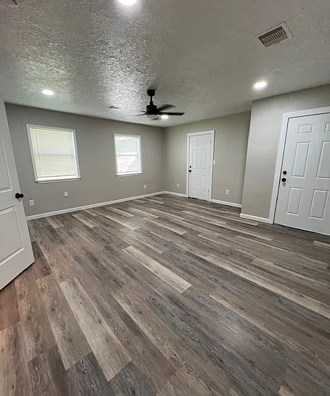 1205 W Wrenway Ave — Photo 10