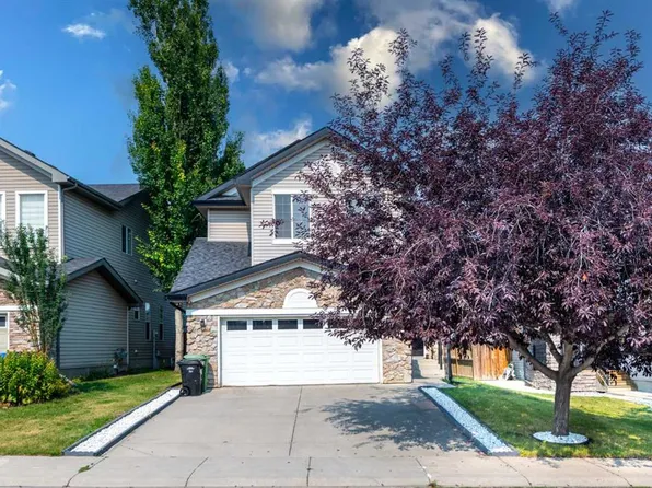 135 SW Kincora Dr NW, Calgary, AB T3R 1L5