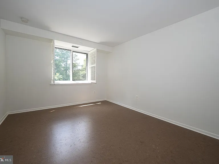 1640 Oakwood Dr #W-216 — Photo 31