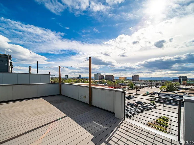 435 S Forest St #6 — Photo 2