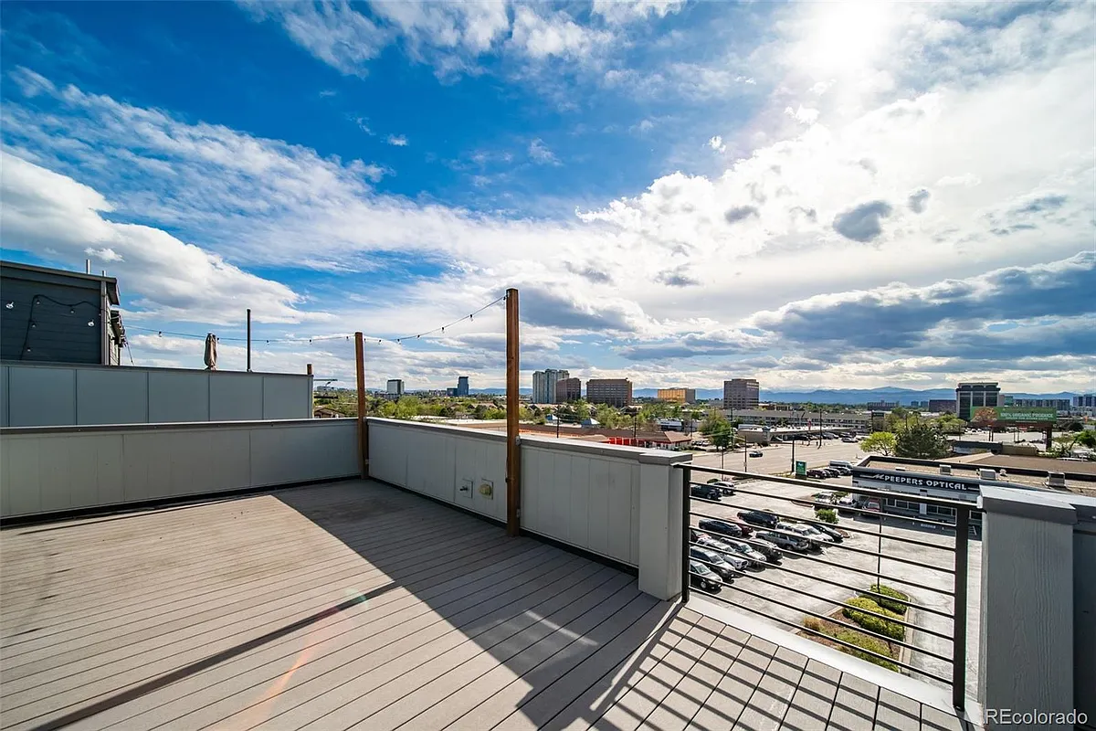Building Photo - 435 S Forest St #6