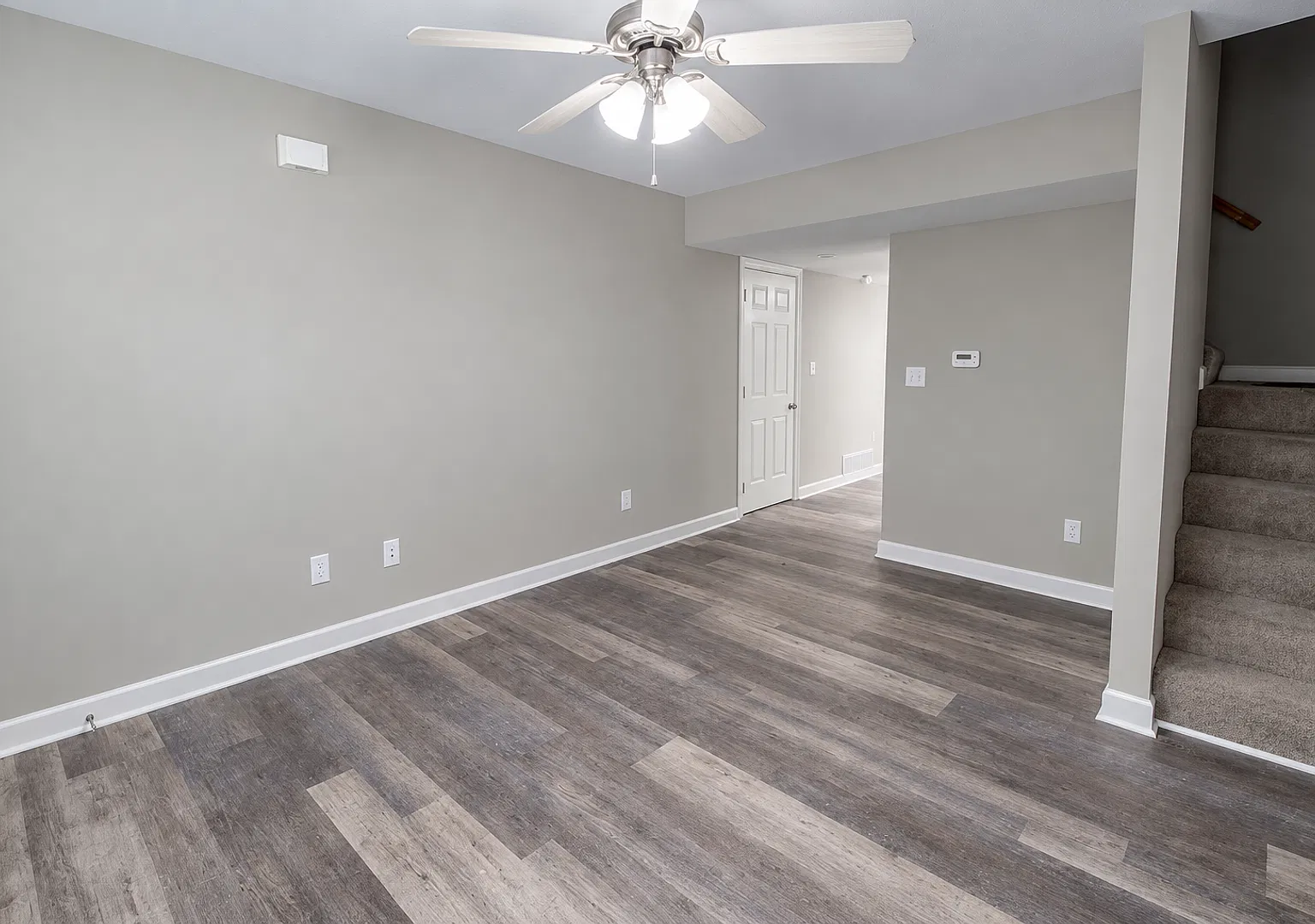 Spacious North Side Townhouse — Photo 4