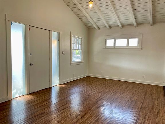 3rd image of 3708 S Saint Andrews Pl #2B-1BA