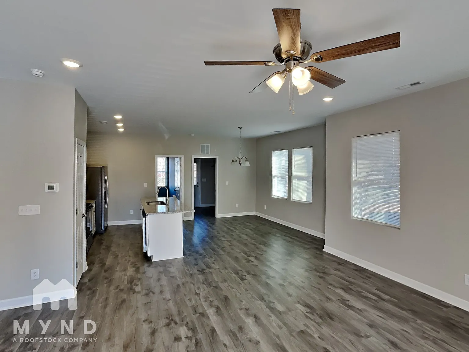 3 bed, 2.0 bath, 1360 sqft, $1,645 — Photo 4