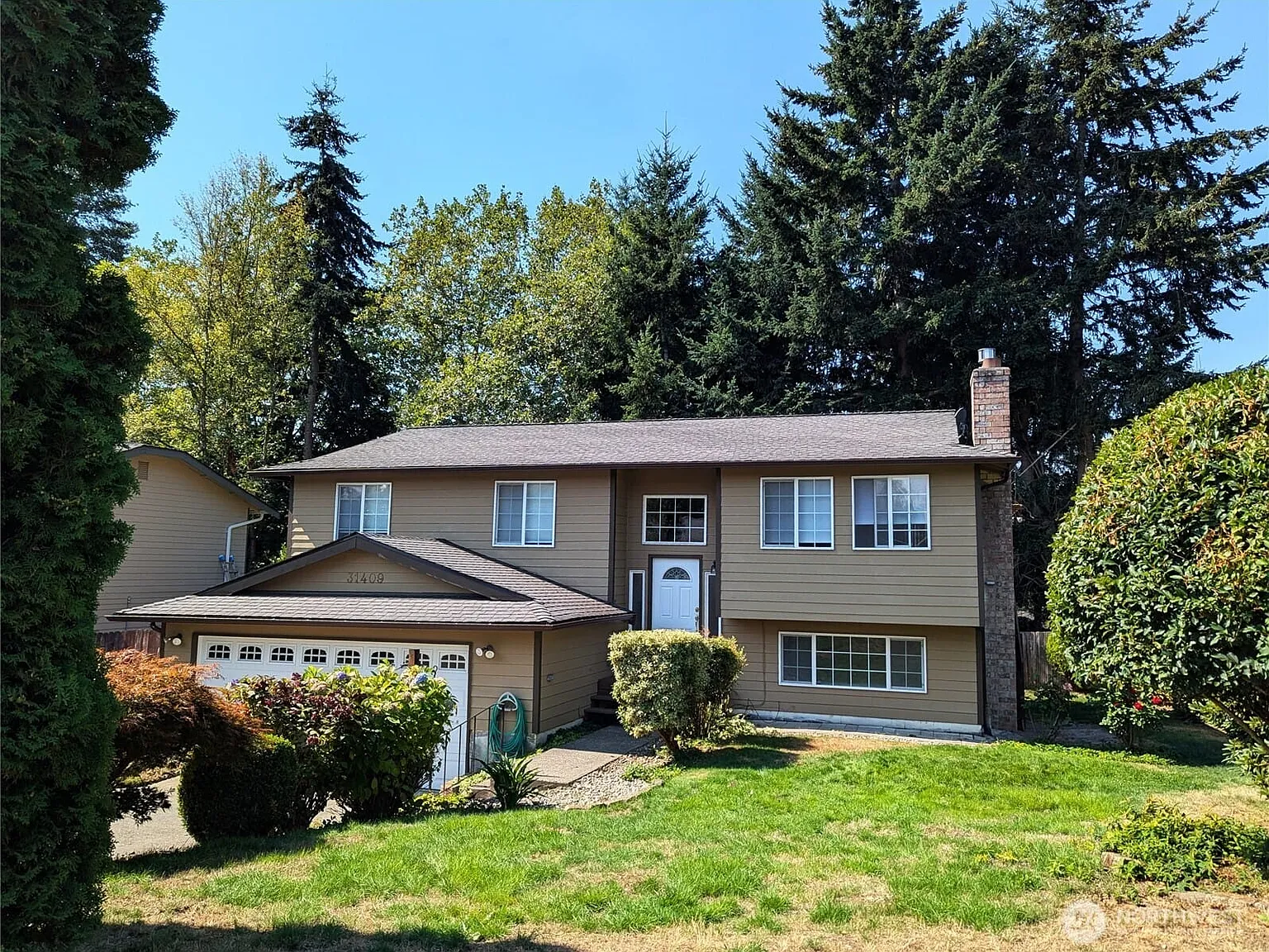 4 bed, 2.0 bath, 1790 sqft, $3,450 — Photo 1