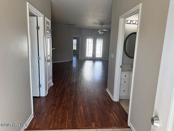 3rd image of 150 Oak Towne Dr Unit F2