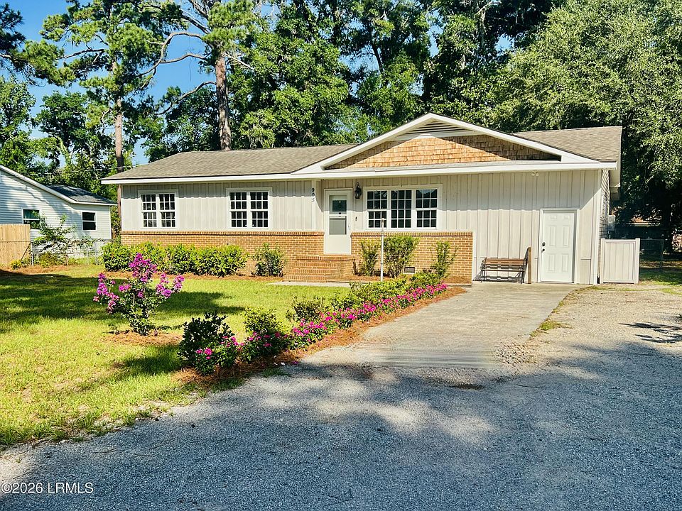 1st image of 905 Belleview Circle W