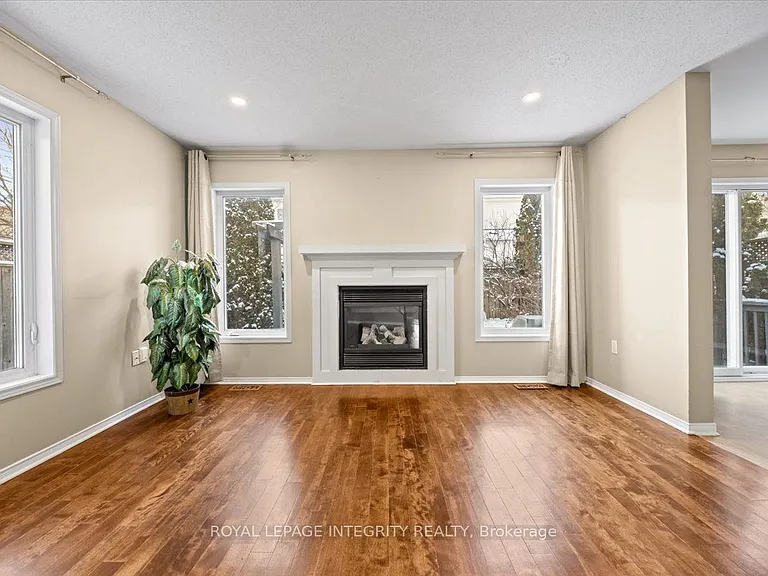 120 Grovemont Dr — Photo 9