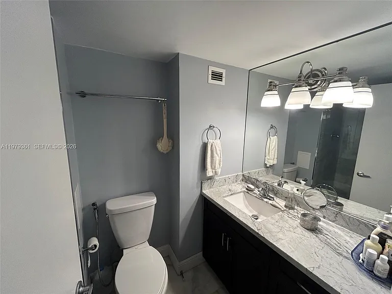 18031 Biscayne Blvd #904 — Photo 17