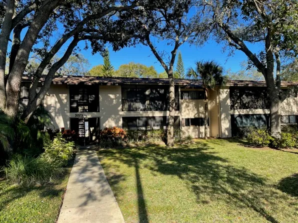 3223 Fox Chase Cir N APT 203, Palm Harbor, FL 34683