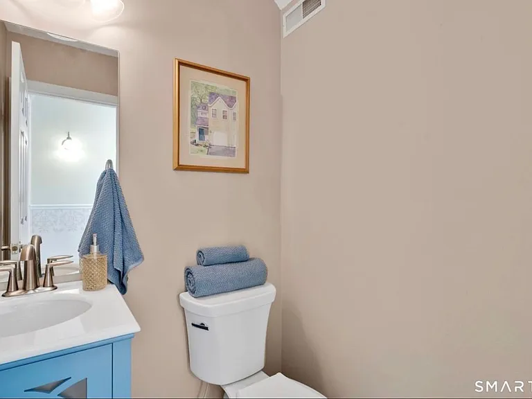 16 Maple St #20 — Photo 16