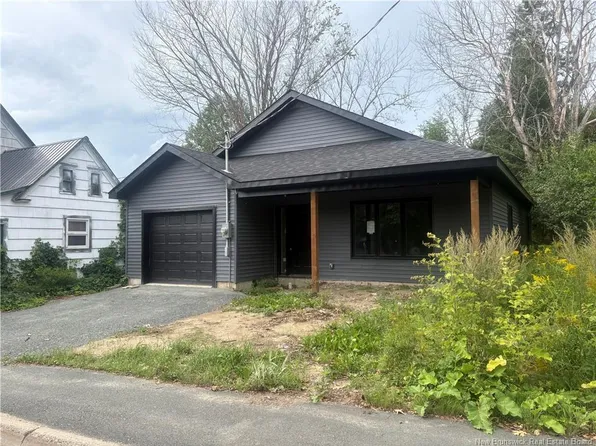 66 Chatham Ave, Miramichi, NB E1N 1G6