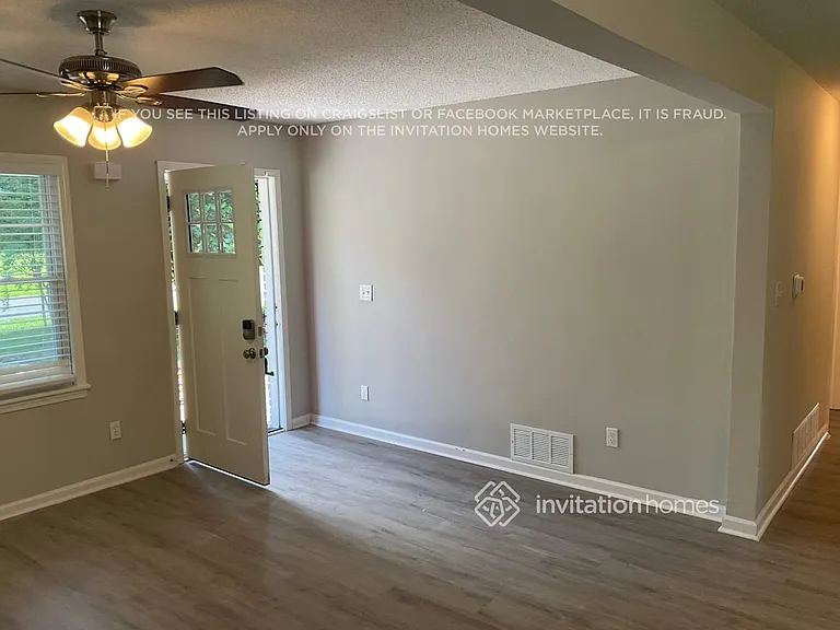 1833 Rollingwood Dr SE — Photo 3