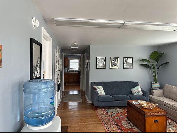 4th image of 17039 Oak St