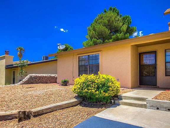 5th image of 1051 Candeleras St