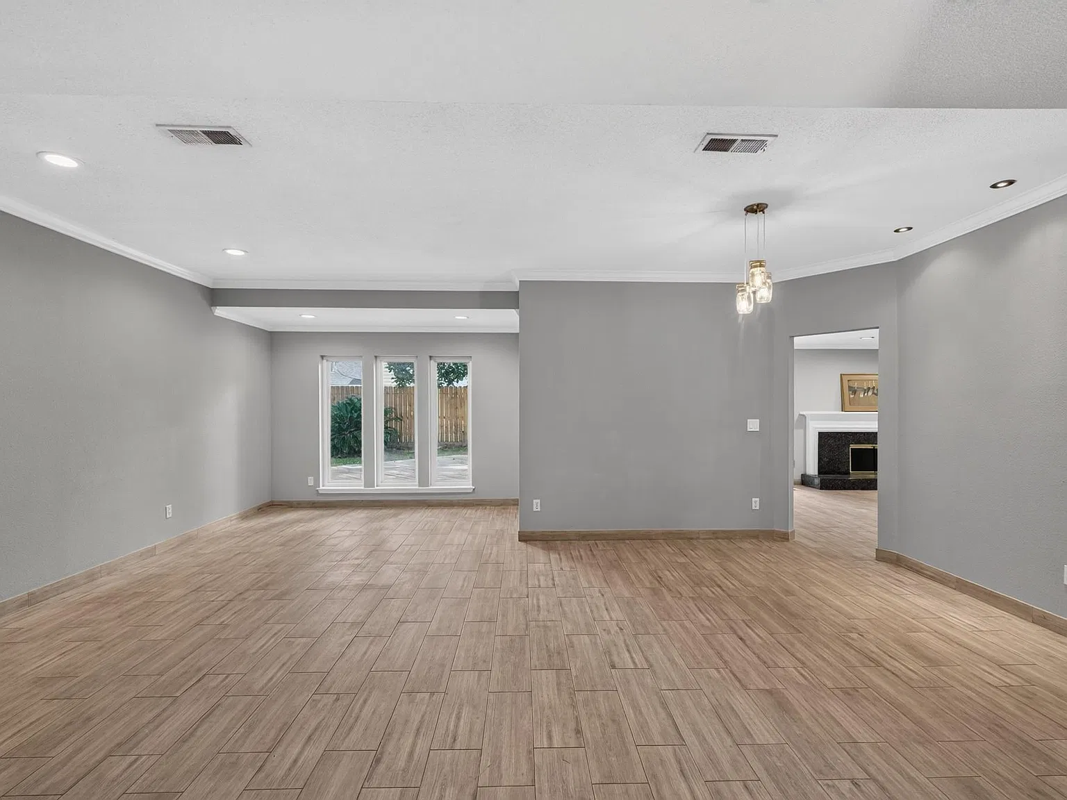 4 bed, 2.0 bath, 1902 sqft, $2,200 — Photo 4
