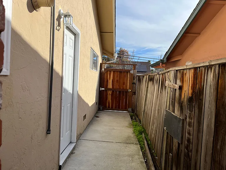 Marten Ave — Photo 4