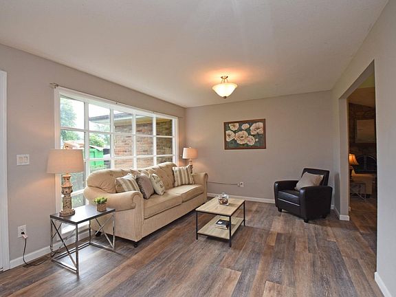 4th image of 603 Meadow Ln