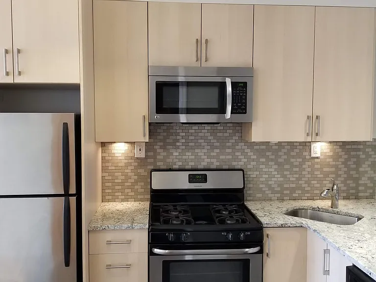 422A 4th Ave #3 — Photo 1