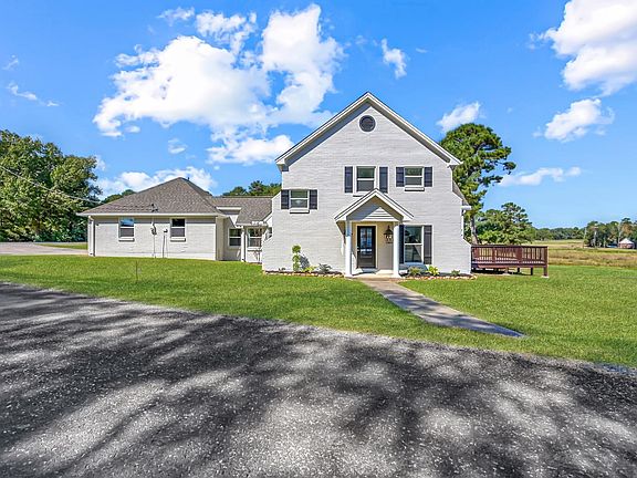 5th image of 39 Westwood Drive W
