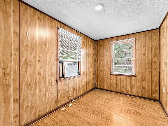 4th image of 4361 Royal Harbor Rd