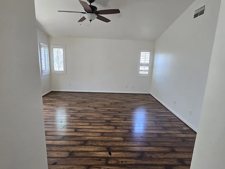 708 Eucalyptus Ave — Photo 25